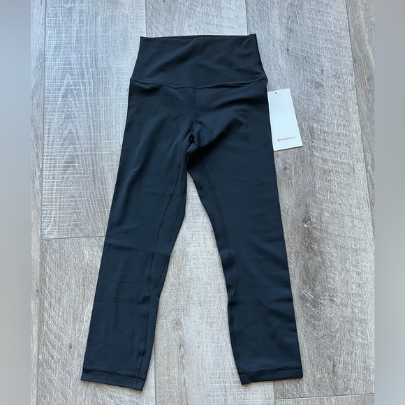 Lululemon Align Crop in Black Size 4 - Picture 3 of 8